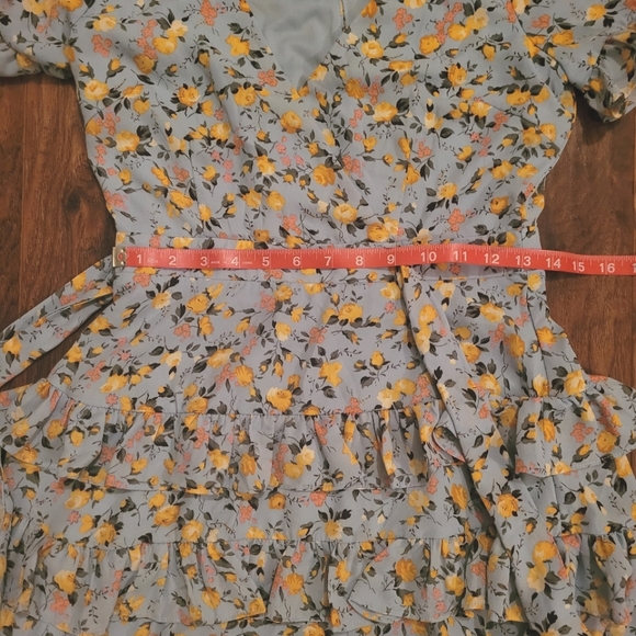 Lulus ruffle mini - Picture 5 of 8